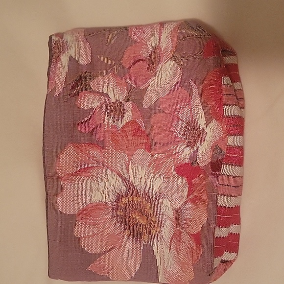 IOSIS PARIS Fine Linen Floral Pouch NWOT - Picture 2 of 4